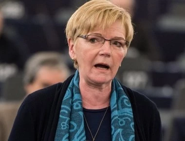 Γκ. Ζίμερ: «Διασφάλιση της πλήρους κυριαρχίας της Ελλάδας και λύση στο ζήτημα του χρέους»